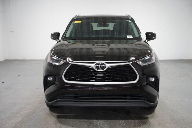 used 2021 Toyota Highlander car, priced at $30,980