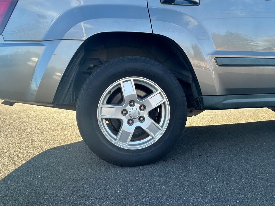 used 2007 Jeep Grand Cherokee car, priced at $5,900