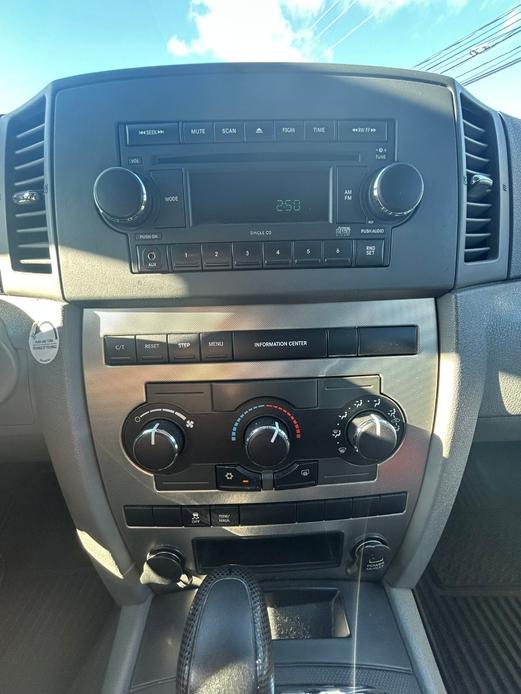 used 2007 Jeep Grand Cherokee car, priced at $5,900