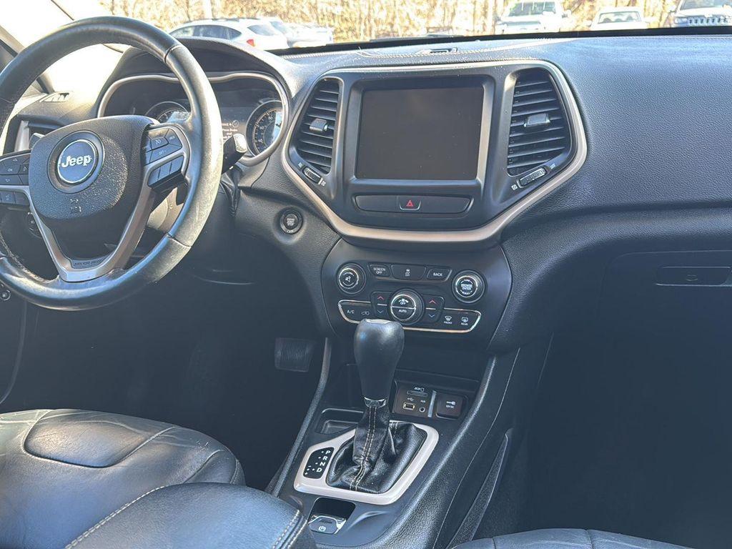used 2016 Jeep Cherokee car, priced at $11,395