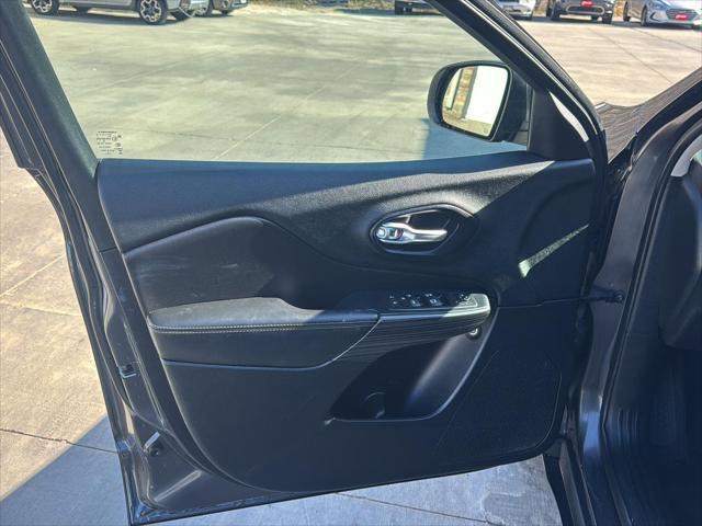 used 2016 Jeep Cherokee car, priced at $11,995