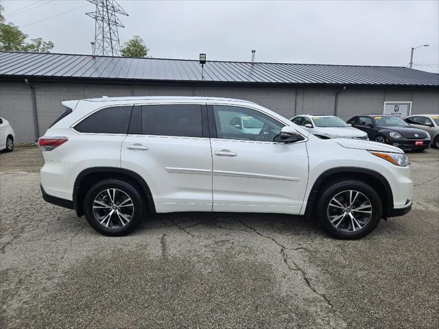 used 2016 Toyota Highlander car, priced at $19,995