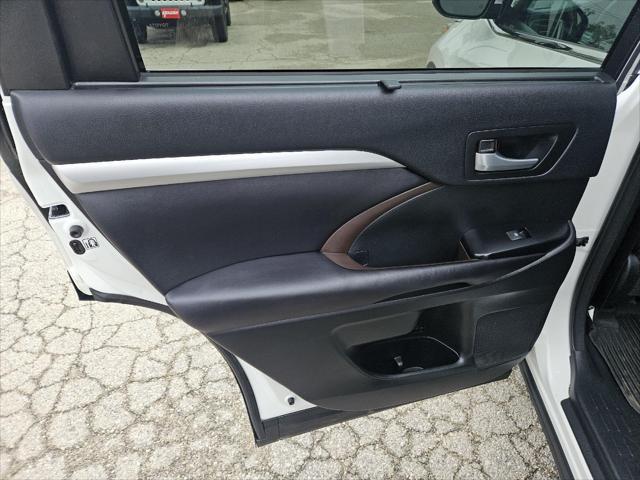 used 2016 Toyota Highlander car, priced at $19,995
