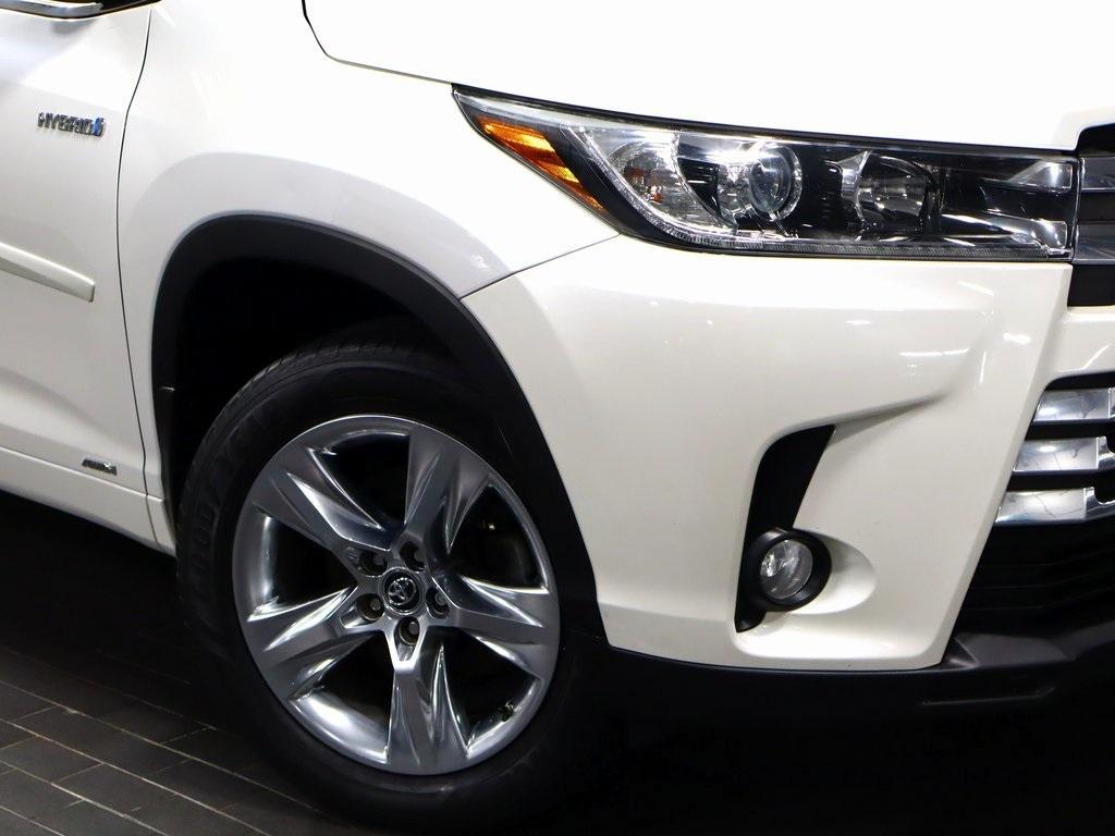 used 2018 Toyota Highlander Hybrid car, priced at $24,988