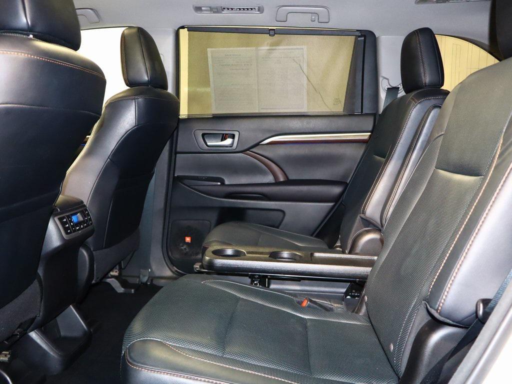used 2016 Toyota Highlander car, priced at $21,275