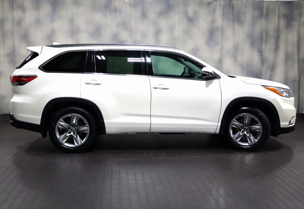 used 2016 Toyota Highlander car, priced at $21,275