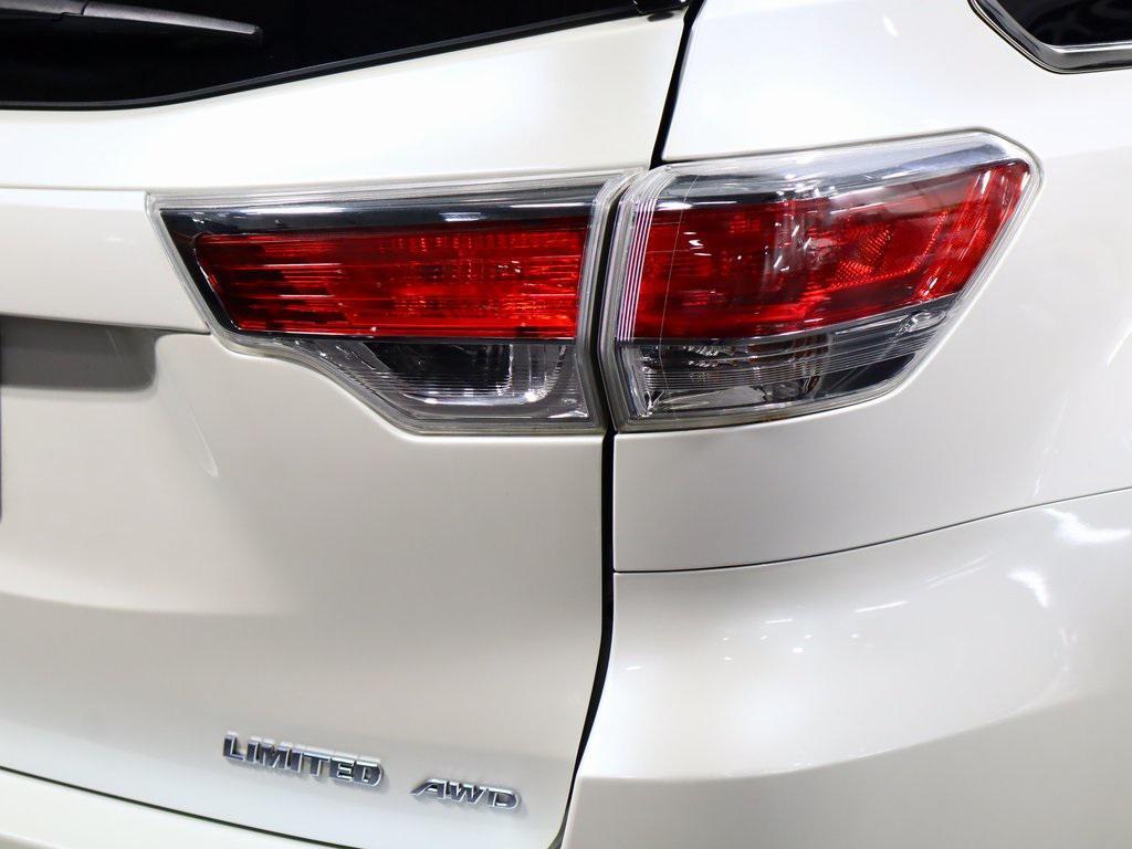used 2016 Toyota Highlander car, priced at $21,275