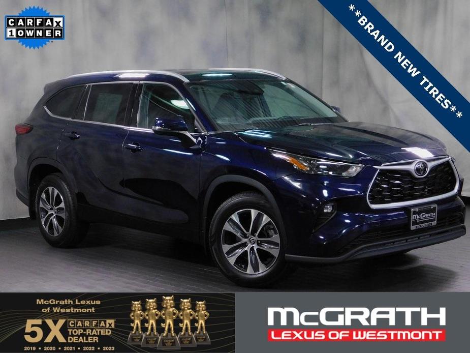 used 2022 Toyota Highlander car, priced at $35,380