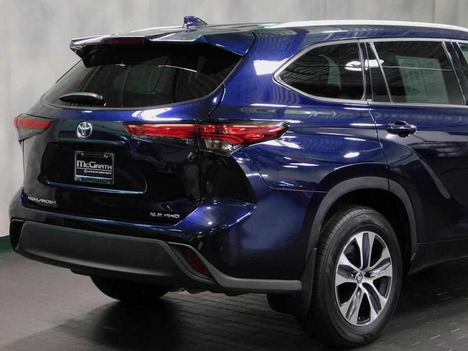 used 2022 Toyota Highlander car, priced at $35,380