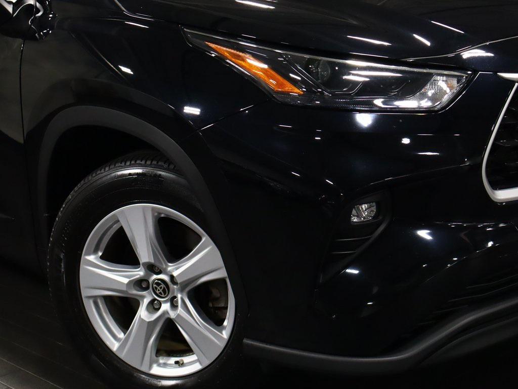used 2022 Toyota Highlander car, priced at $28,750