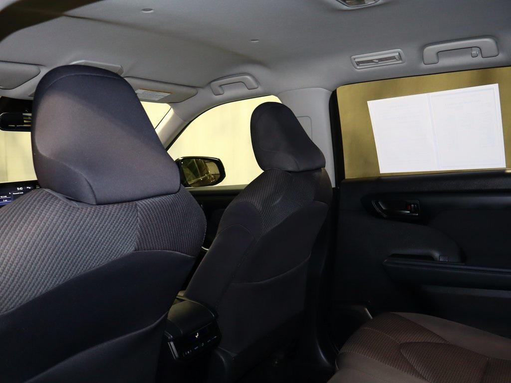 used 2022 Toyota Highlander car, priced at $28,750
