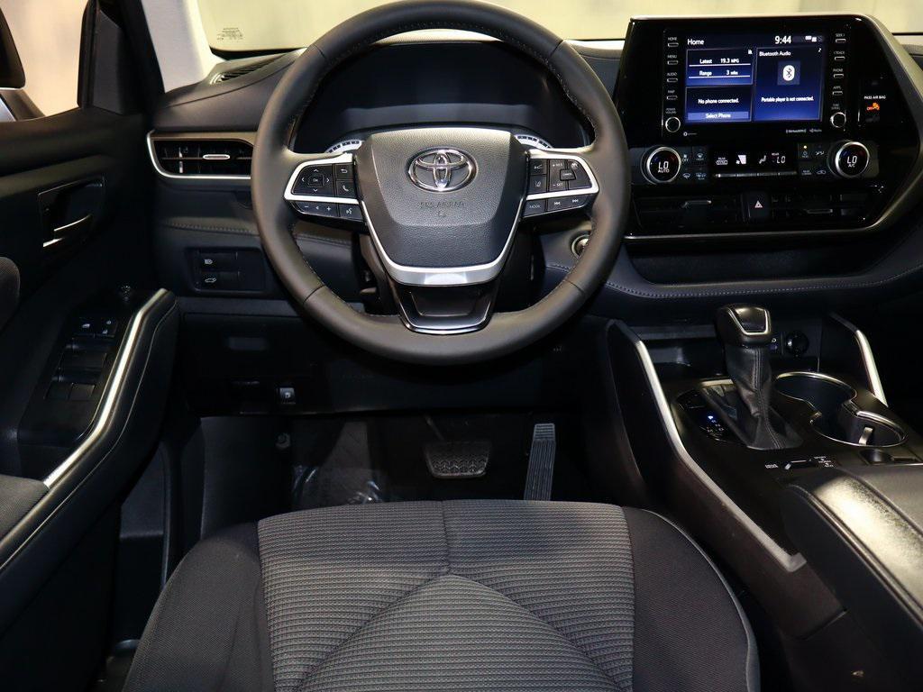 used 2022 Toyota Highlander car, priced at $28,750