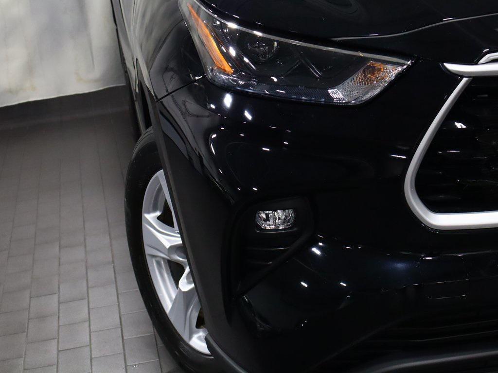 used 2022 Toyota Highlander car, priced at $28,750