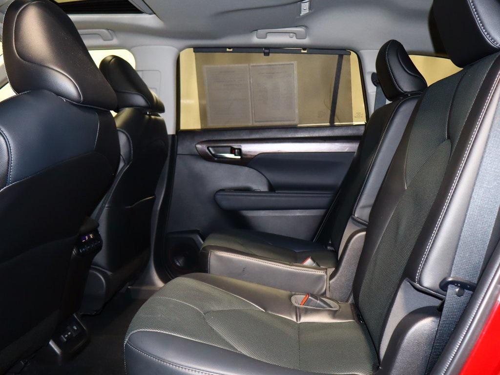 used 2022 Toyota Highlander car, priced at $37,988