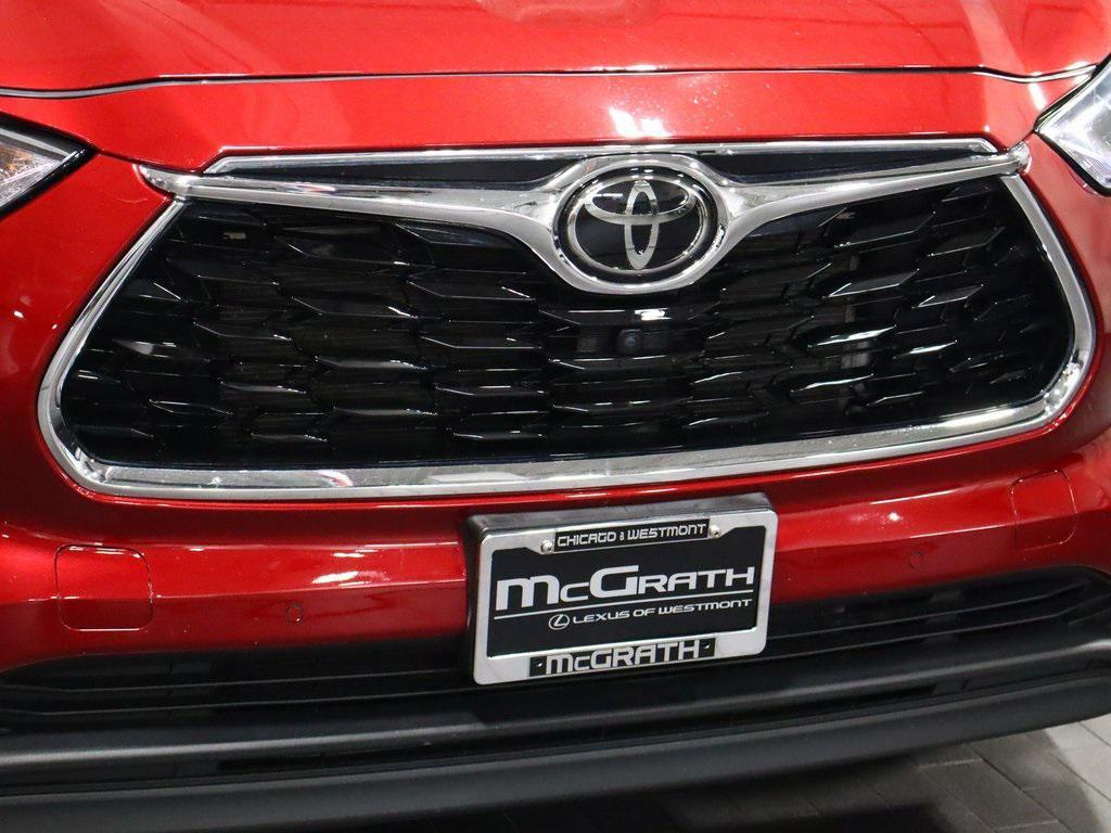 used 2022 Toyota Highlander car, priced at $37,988