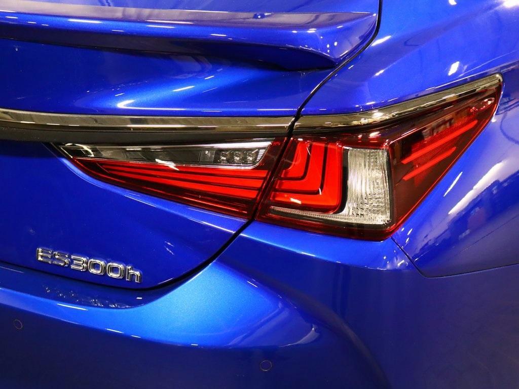 used 2022 Lexus ES 300h car, priced at $41,475