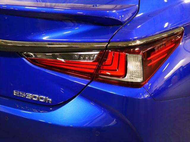 used 2022 Lexus ES 300h car, priced at $40,525