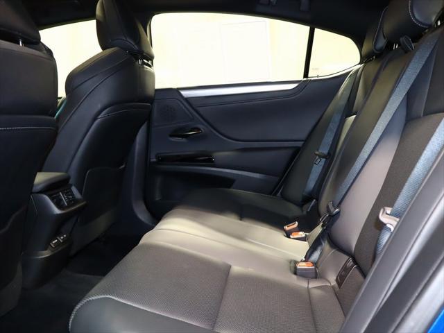 used 2022 Lexus ES 300h car, priced at $40,525