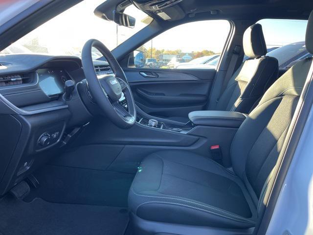 new 2025 Jeep Grand Cherokee car