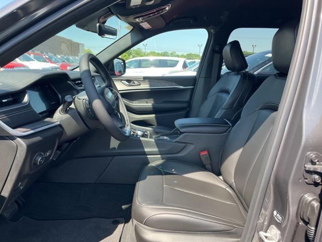 new 2025 Jeep Grand Cherokee car, priced at $47,495