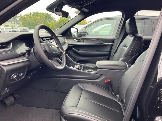 new 2025 Jeep Grand Cherokee car, priced at $50,010