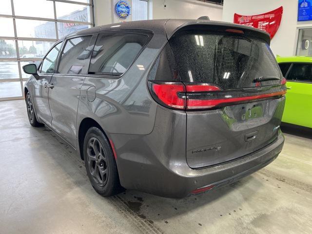used 2022 Chrysler Pacifica Hybrid car, priced at $25,611