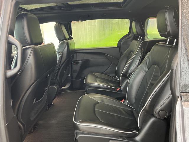 used 2022 Chrysler Pacifica Hybrid car, priced at $25,611