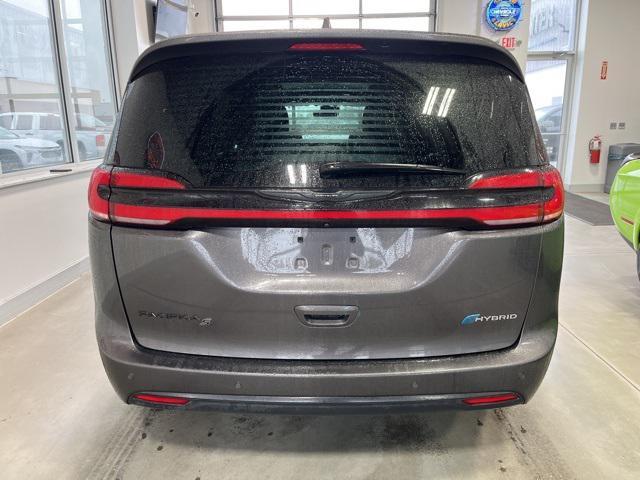 used 2022 Chrysler Pacifica Hybrid car, priced at $25,611
