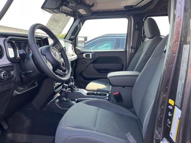 new 2025 Jeep Gladiator car, priced at $50,700