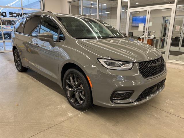 used 2022 Chrysler Pacifica car, priced at $37,995