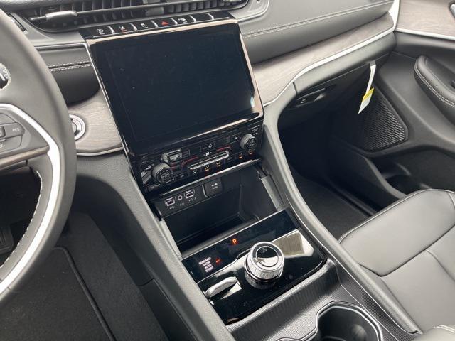 new 2025 Jeep Grand Cherokee car, priced at $47,495