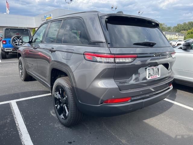 new 2025 Jeep Grand Cherokee car, priced at $50,220