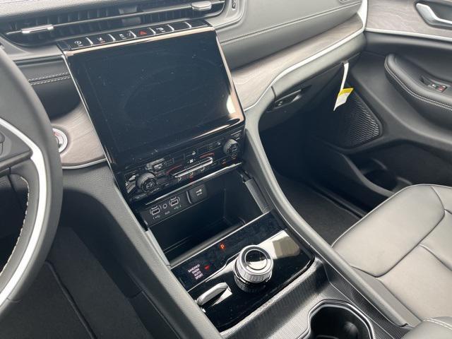new 2025 Jeep Grand Cherokee L car, priced at $49,495