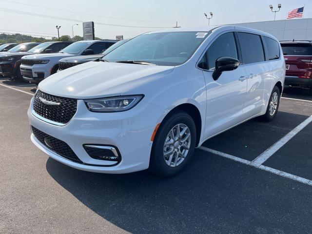 new 2025 Chrysler Pacifica car, priced at $45,725