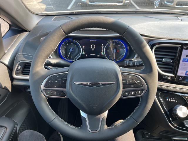 new 2025 Chrysler Pacifica car, priced at $45,725