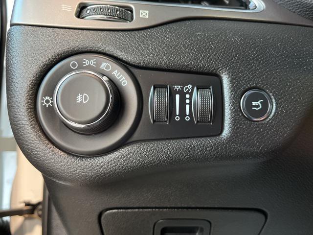 used 2021 Jeep Cherokee car, priced at $18,553