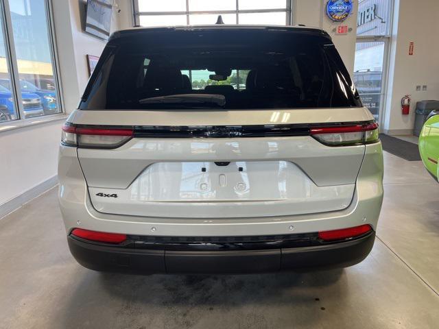 used 2023 Jeep Grand Cherokee car, priced at $33,079