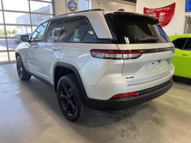 used 2023 Jeep Grand Cherokee car, priced at $33,079