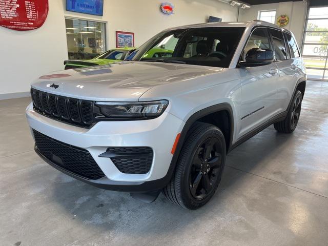 used 2023 Jeep Grand Cherokee car, priced at $33,079