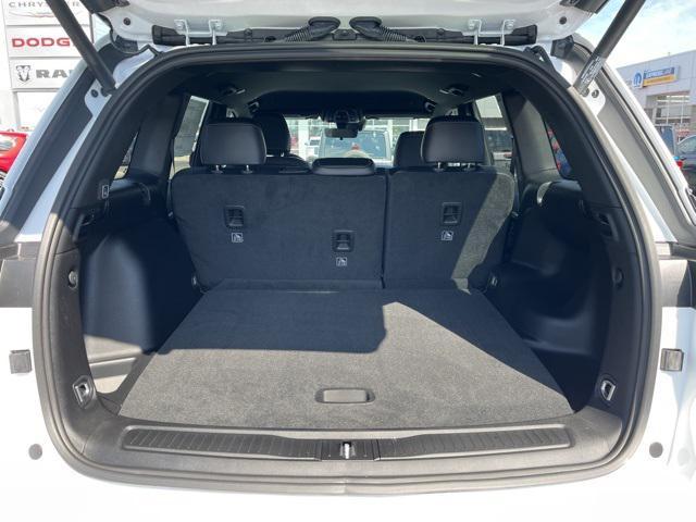 new 2025 Jeep Grand Cherokee car, priced at $46,900