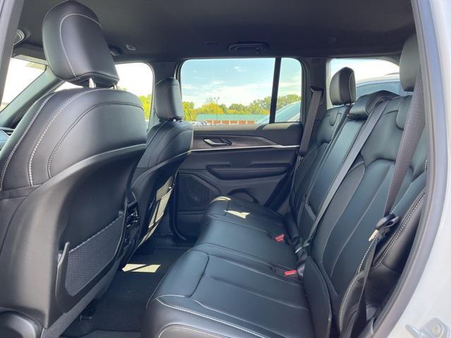 new 2025 Jeep Grand Cherokee car, priced at $46,900