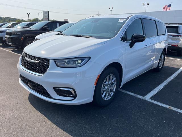 new 2025 Chrysler Pacifica car, priced at $45,725