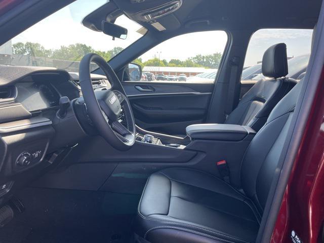 new 2025 Jeep Grand Cherokee car, priced at $50,120