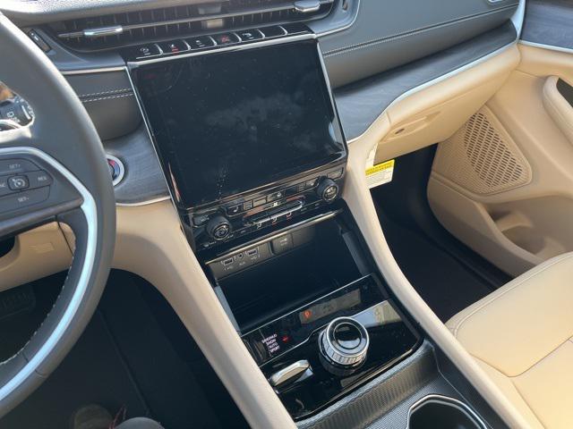 new 2025 Jeep Grand Cherokee car, priced at $47,495