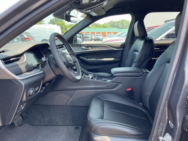 new 2025 Jeep Grand Cherokee car, priced at $47,495