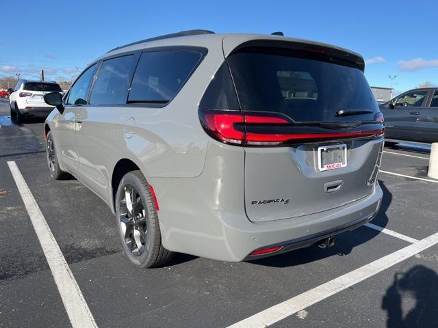 new 2025 Chrysler Pacifica car, priced at $56,945