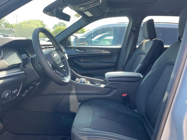 new 2025 Jeep Grand Cherokee car, priced at $44,170