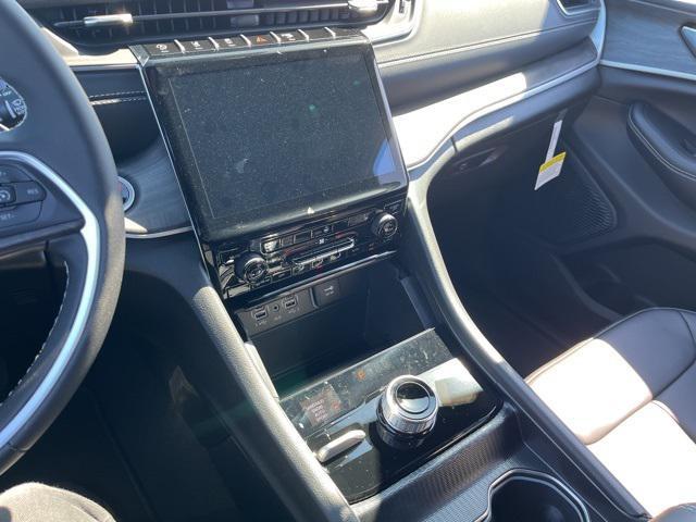 new 2025 Jeep Grand Cherokee car, priced at $46,900