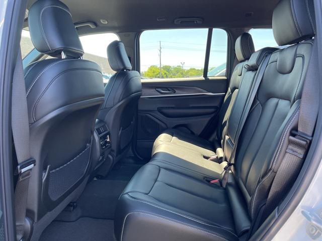 new 2025 Jeep Grand Cherokee car, priced at $46,900