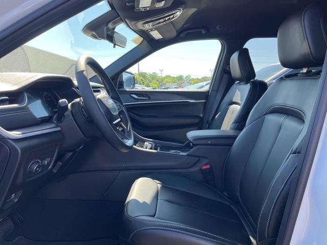 new 2025 Jeep Grand Cherokee car, priced at $46,900